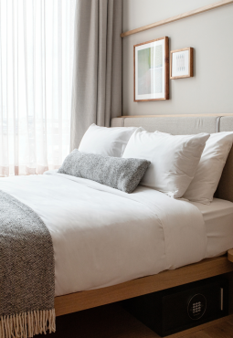 Book direct  & save 10% - Wren Hotel