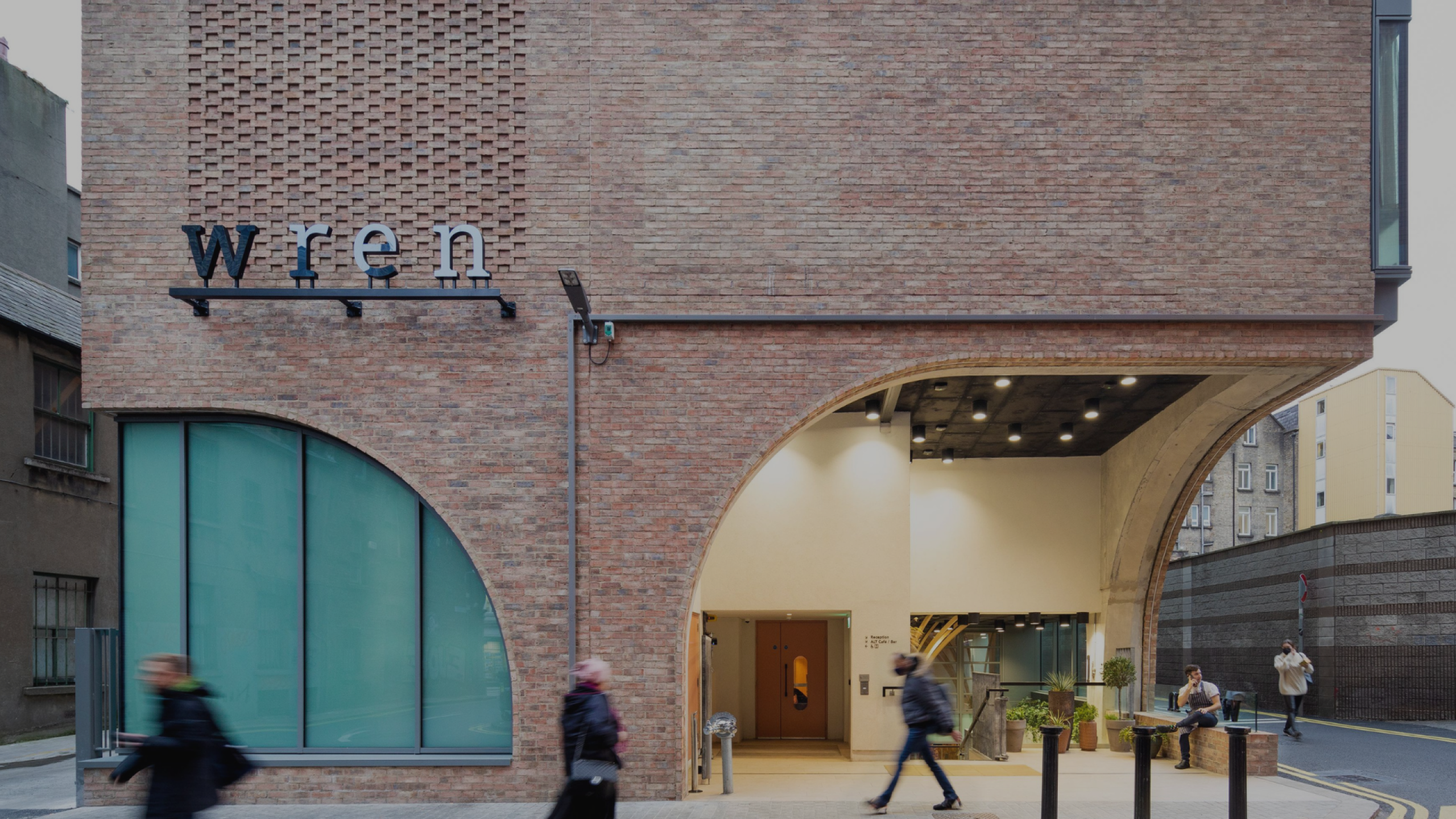 wren entrance with bikes