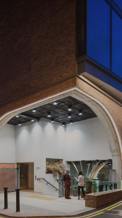 wren entrance with bikes